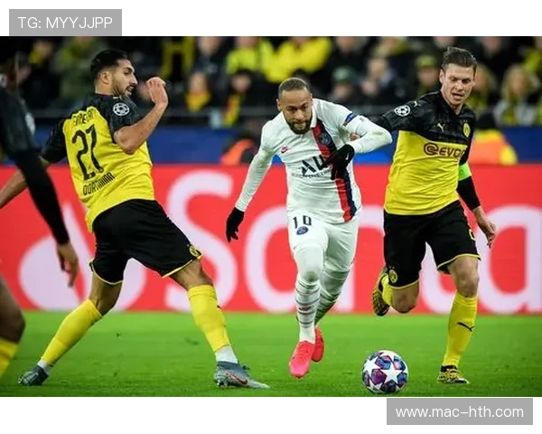 战术板：解析巴黎圣日耳曼维蒂尼亚领衔的边路攻击群