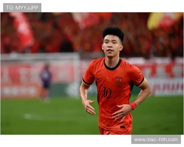 陶强龙赠球鼓励王钰栋带队U23出线，昔日寄语今成真