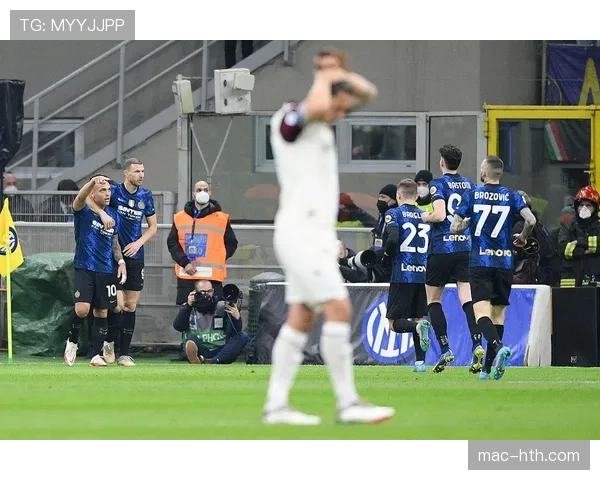 蒙扎对阵萨勒尼塔纳,蒙扎开场即采用高位区域逼抢结合针对性盯人